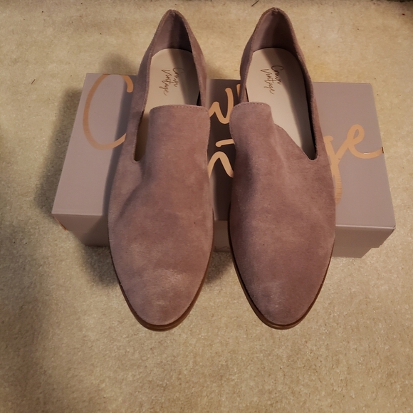 Shoes - Picture 5 of 5